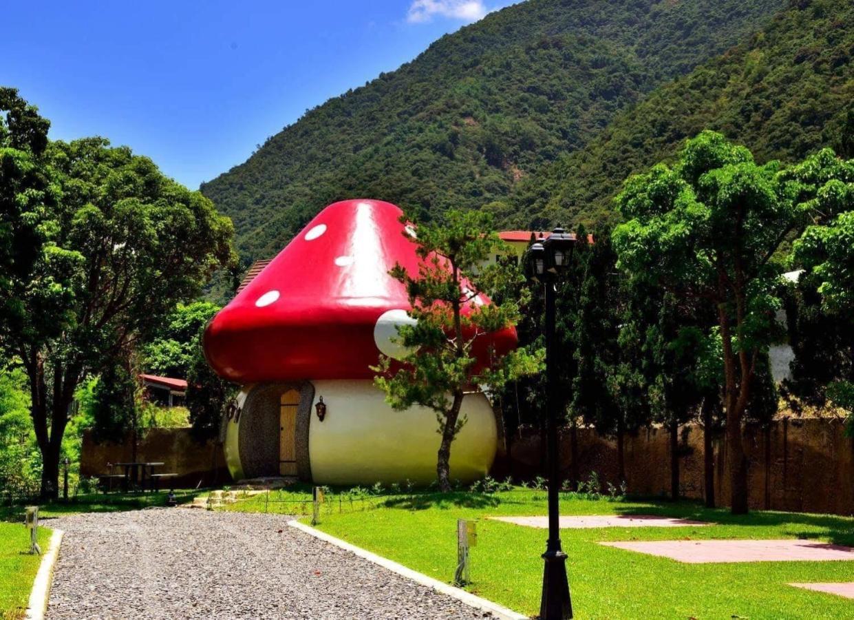 פולי Mushroom Forest Guesthouse Camping Site מראה חיצוני תמונה