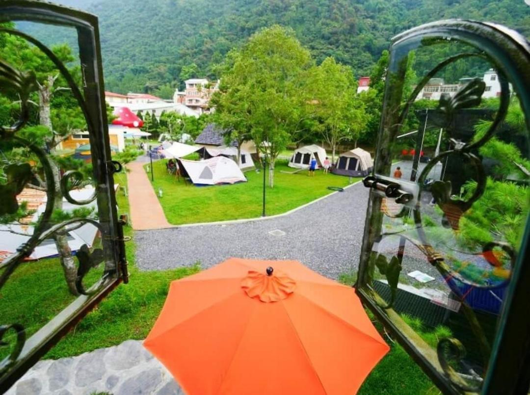 פולי Mushroom Forest Guesthouse Camping Site מראה חיצוני תמונה